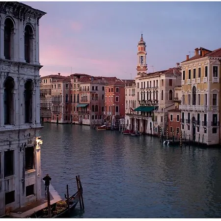 Affittacamere Train Station Venice - Atika & Atif
